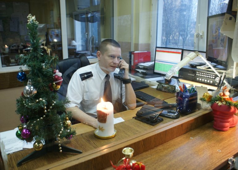 Elbląg, Wigilię na służbie spędzi m.in. mł. asp. Jacek Kanikuła Elbląg, Wigilię na służbie spędzi m.in. mł. asp. Jacek Kanikuła