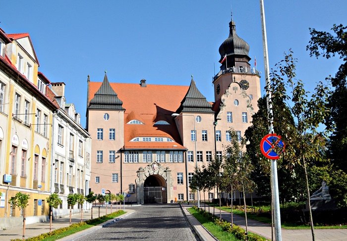 Elbląg, Noworoczne porządki w UM Elbląg, Noworoczne porządki w UM