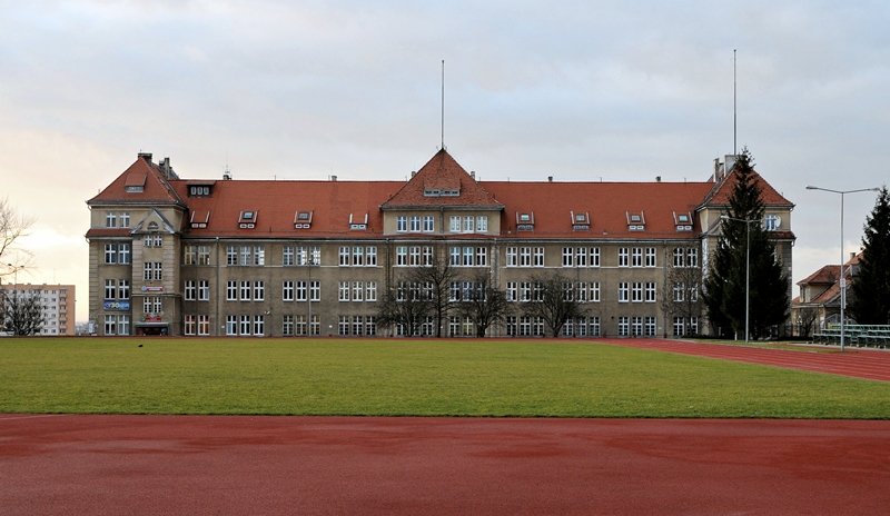 Elbląg, Przeprowadzki w szkolnictwie Elbląg, Przeprowadzki w szkolnictwie
