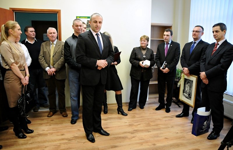 Elbląg, Na otwarcie biura poselskiego Wojciecha Penkalskiego przybyli parlamentarzyści oraz przedstawiciele władz miasta