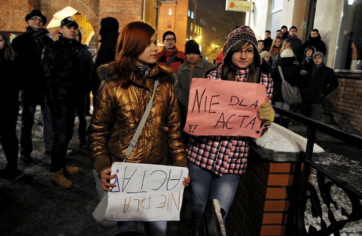 Elbląg, W Elblągu przeciwnicy ACTA protestowali na ulicach miasta