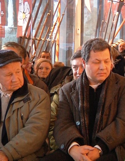 Elbląg, Z lewej Adas Jakubauskas (kadr z materiału filmowego) Elbląg, Z lewej Adas Jakubauskas (kadr z materiału filmowego)