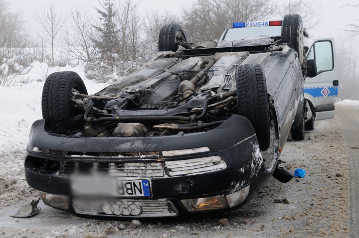 Elbląg, Piastowo: dachowanie audi Elbląg, Piastowo: dachowanie audi