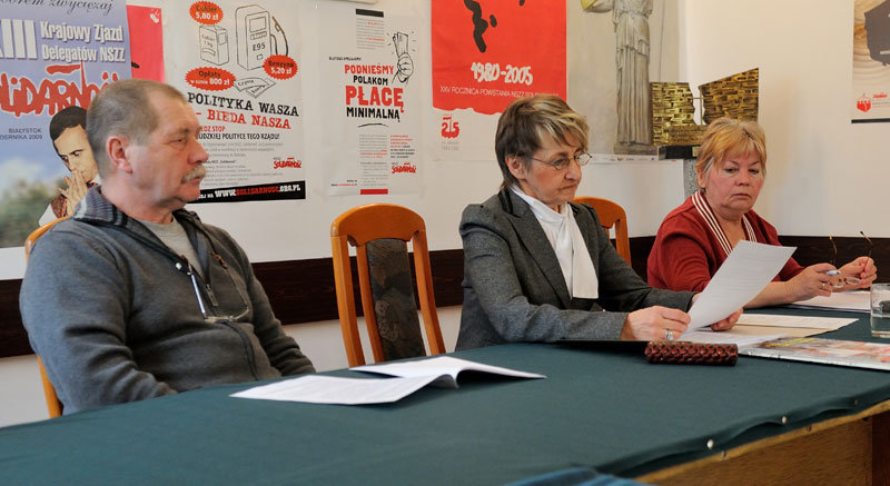 Elbląg, "Solidarność" walczy o wszystkich polskich emerytów i rencistów - zapewniają elbląscy działacze (w środku Teresa Bubel)