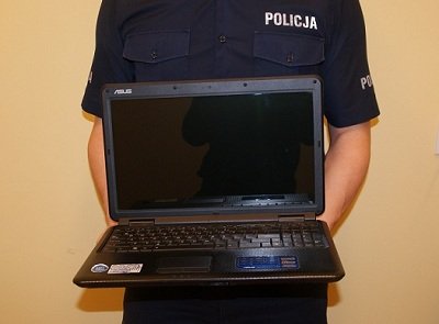 Elbląg, 29-latek wszedł do mieszkania w czasie, gdy właściciel spał i ukradł laptopa