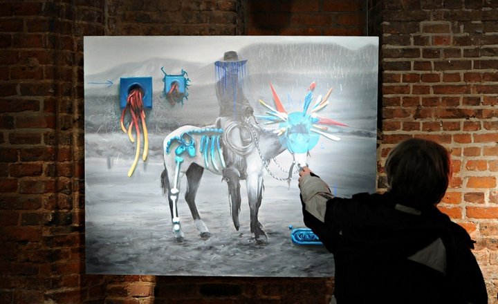 Elbląg, Praca bez tytułu z cyklu The Boys, akryl, olej na płótnie Marcina Zawickiego