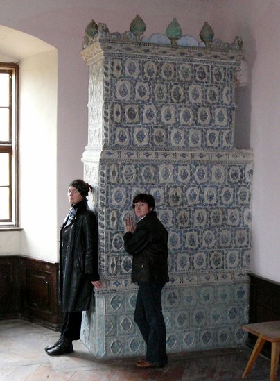 Elbląg, W kawiarence historycznej o piecach i kaflach Elbląg, W kawiarence historycznej o piecach i kaflach