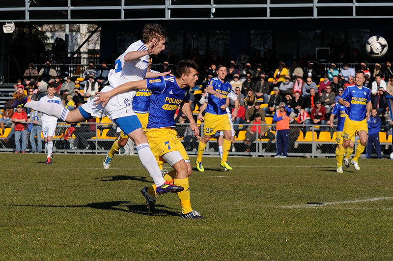 Elbląg, Olimpia poległa z Arką 1:4 (piłka nożna) Elbląg, Olimpia poległa z Arką 1:4 (piłka nożna)