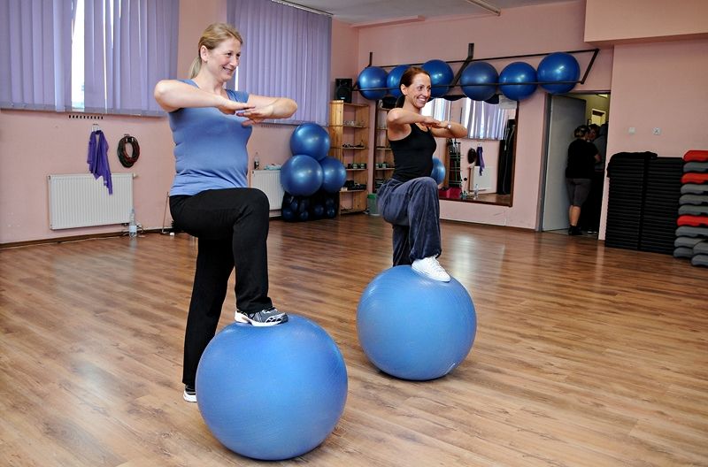 Magdalena Rutkowska podczas pierwszego treningu fitness z instruktorką