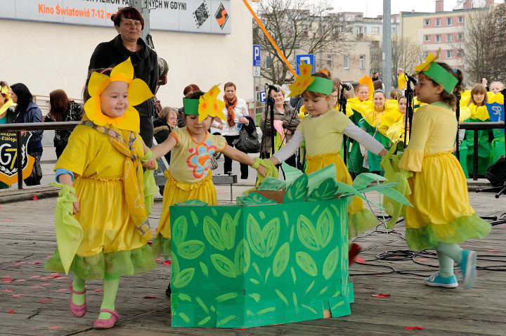 Elbląg, Na scenie odbywały się pokazy artystyczne szkół i przedszkoli Elbląg, Na scenie odbywały się pokazy artystyczne szkół i przedszkoli