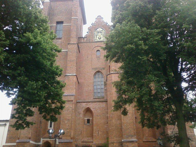 Elbląg, Wśród wielu dzieł sztuki, które znajdują się w katedrze gnieźnieńskiej, najbardziej znane są oczywiście Drzwi Gnieźnieńskie i trumna z relikwiami św. Wojciecha...