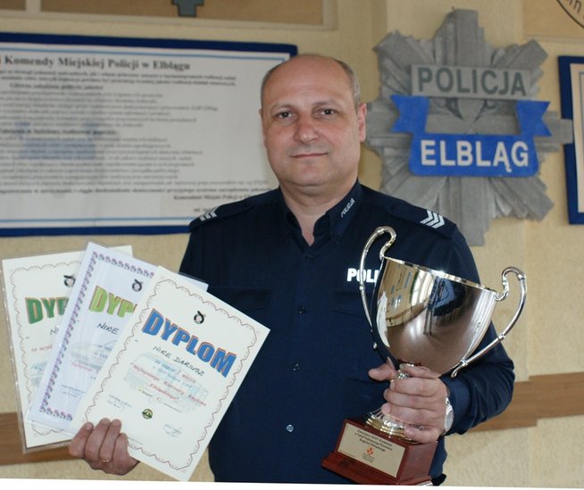 Elbląg, Zwycięzcą konkursu został policjant, Dariusz Nike