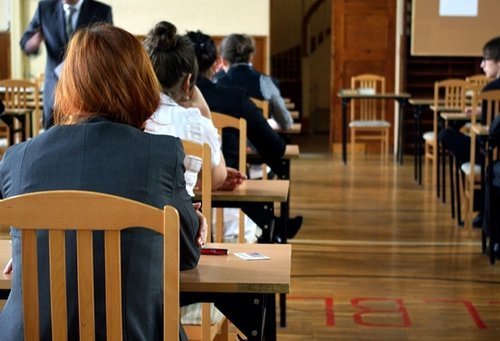 Elbląg, Dziś o godz. 9 maturzyści przystąpili do pisemnego egzaminu z języka polskiego Elbląg, Dziś o godz. 9 maturzyści przystąpili do pisemnego egzaminu z języka polskiego