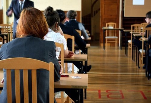 Elbląg, Dziś o godz. 9 maturzyści przystąpili do pisemnego egzaminu z języka polskiego