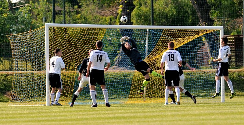 Elbląg, Olimpia 2004 skromnie pokonała Zatokę po golu Kopyckiego Elbląg, Olimpia 2004 skromnie pokonała Zatokę po golu Kopyckiego