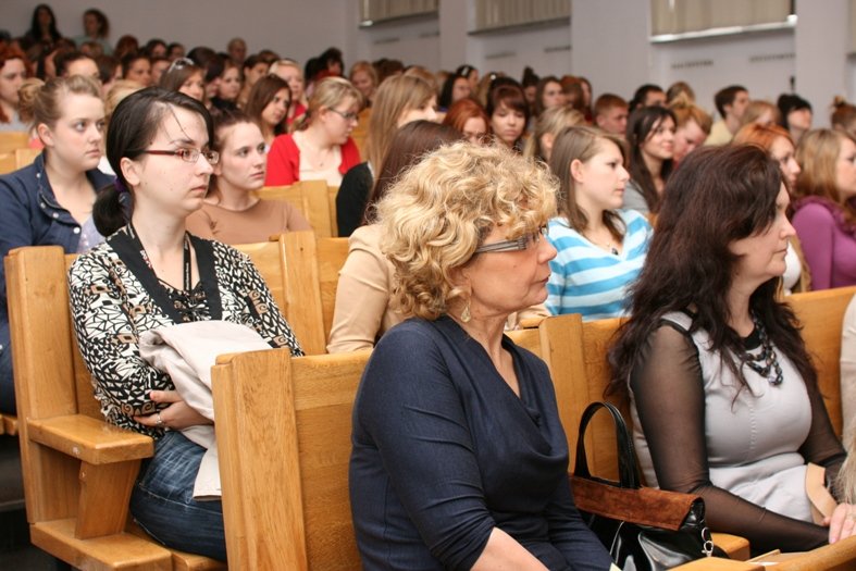 Elbląg, Rodzina w wektorze przesuniętego czasu Elbląg, Rodzina w wektorze przesuniętego czasu