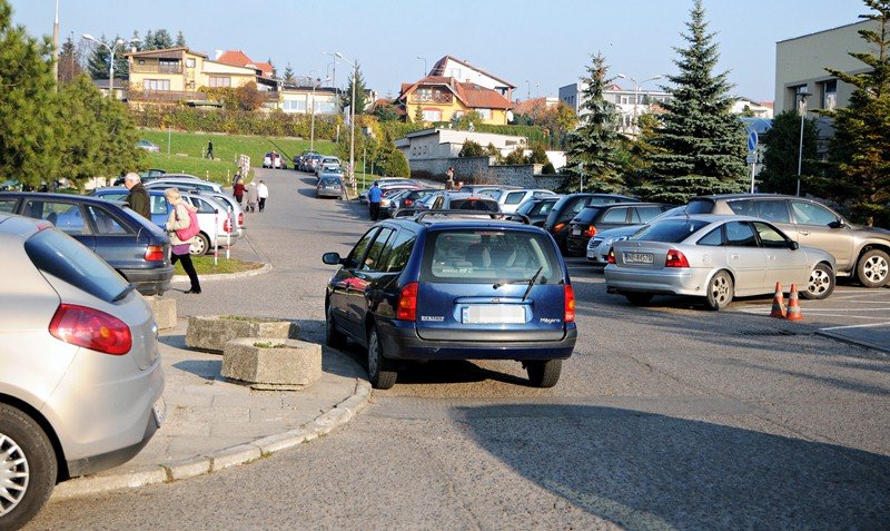 Elbląg, Brak miejsc postojowych, będą opłaty