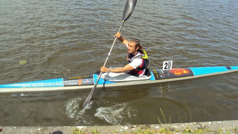 Elbląg, Sławomir Ciężkowski chce przepłynąć wyczynowo kajakiem 80 kilometrów w 10 godzin