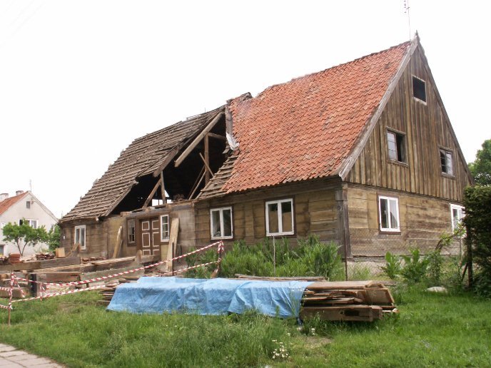 Elbląg, Dom „z Cyganka” jeszcze w Jelonkach – maj 2007 r. Elbląg, Dom „z Cyganka” jeszcze w Jelonkach – maj 2007 r.