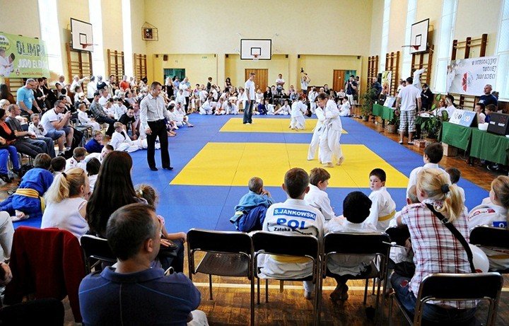 Elbląg, Na macie walczyli judocy pelno- i niepełnosprawni (obok siebie), a dopingowali ich rodzice i przyjaciele