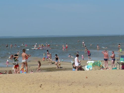 Elbląg, W czasie upałów bliżej byłoby na basen..., ale za to mamy coraz ładniejsze plaże nadzalewowe. Elbląg, W czasie upałów bliżej byłoby na basen..., ale za to mamy coraz ładniejsze plaże nadzalewowe.