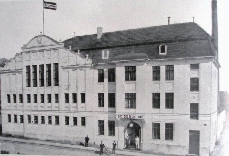 Elbląg, Budynek łaźni  "Das Deutsche Bad", w którym znjdowała się kryta pływalnia.