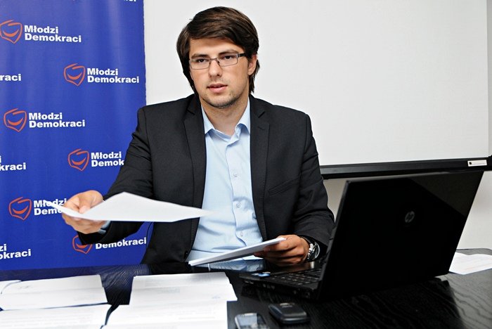 Elbląg, Oliwier Pietrzykowski, Stowarzyszenia Młodzi Demokraci Elbląg, Oliwier Pietrzykowski, Stowarzyszenia Młodzi Demokraci