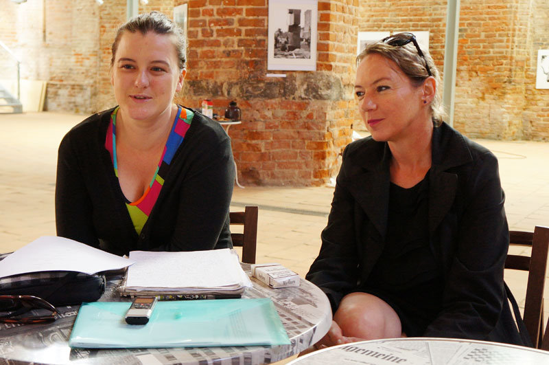 Elbląg, Realizatorki serialowego projektu: od lewej Joanna Pawluśkiewicz i Marta Deskur Elbląg, Realizatorki serialowego projektu: od lewej Joanna Pawluśkiewicz i Marta Deskur