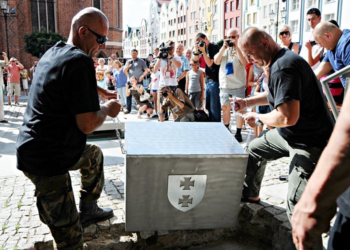 Elbląg, Skrzynia Czasu została złożona w ziemi na 100 lat Elbląg, Skrzynia Czasu została złożona w ziemi na 100 lat