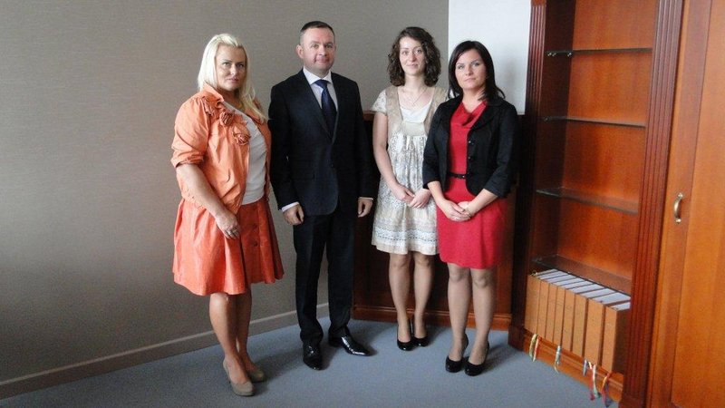 Elbląg, Prezydent Grzegorz Nowaczyk spotkał sie z przedstawicielkami Stowarzyszenia Rodzin Poległych Żołnierzy Pamięć i Przyszłość Elbląg, Prezydent Grzegorz Nowaczyk spotkał sie z przedstawicielkami Stowarzyszenia Rodzin Poległych Żołnierzy Pamięć i Przyszłość