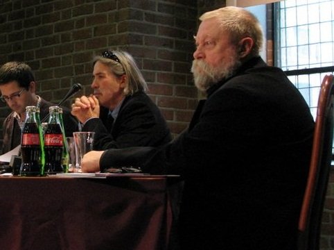 Elbląg, Na pierwszym planie prof. Jerzy Bralczyk,