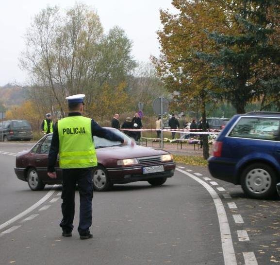 Elbląg, Policjanci przypominają: jesienią włączamy światla mijania Elbląg, Policjanci przypominają: jesienią włączamy światla mijania