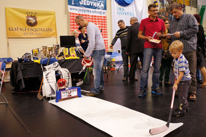 Elbląg, Hmmm, sport, ale jaki? Może hokej, a może pływanie, a może... Elbląg, Hmmm, sport, ale jaki? Może hokej, a może pływanie, a może...
