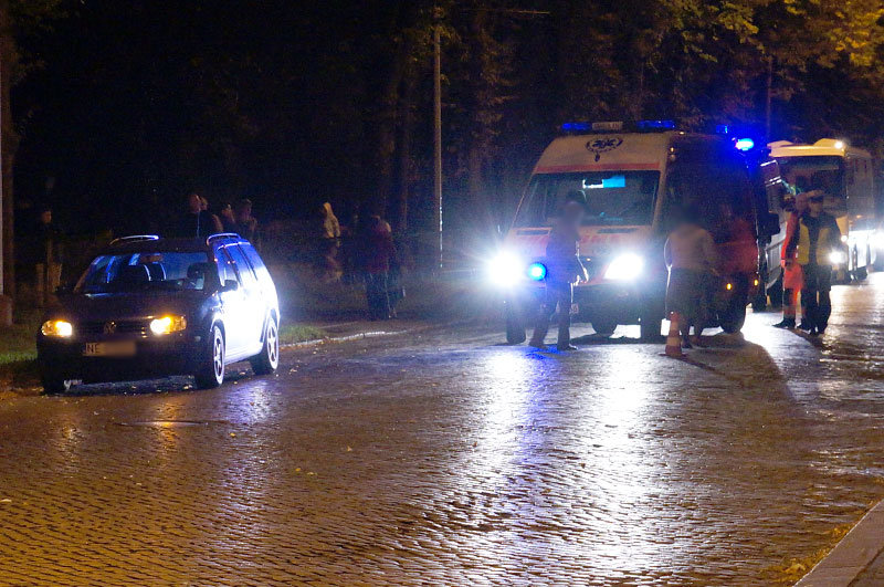 Elbląg, Królewiecka: pieszy wszedł pod samochód