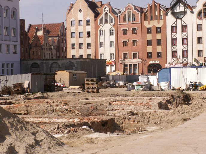 Elbląg, Wiedzy o początkach Elbląga dostarczają prowadzone od wielu lat prace archeologiczne na Starym Mieście