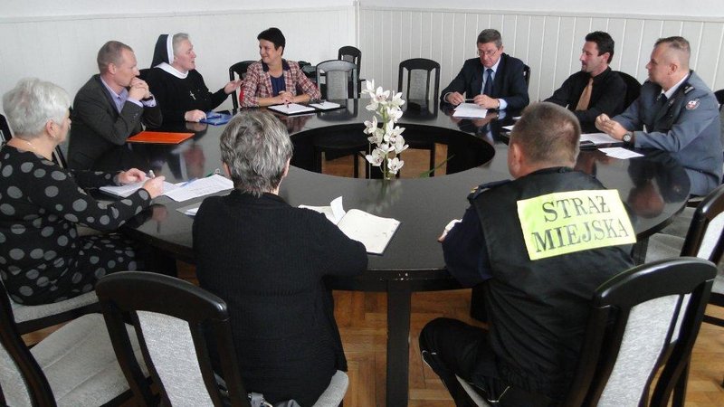 Elbląg, Spotkanie służb miejskich ws. bezdomnych odbyło się w elbląskim Urzędzie Miejskim Elbląg, Spotkanie służb miejskich ws. bezdomnych odbyło się w elbląskim Urzędzie Miejskim