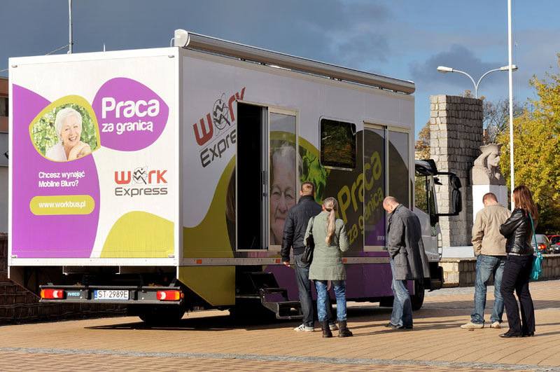 Elbląg, Autobus wiozący oferty pracy Elbląg, Autobus wiozący oferty pracy