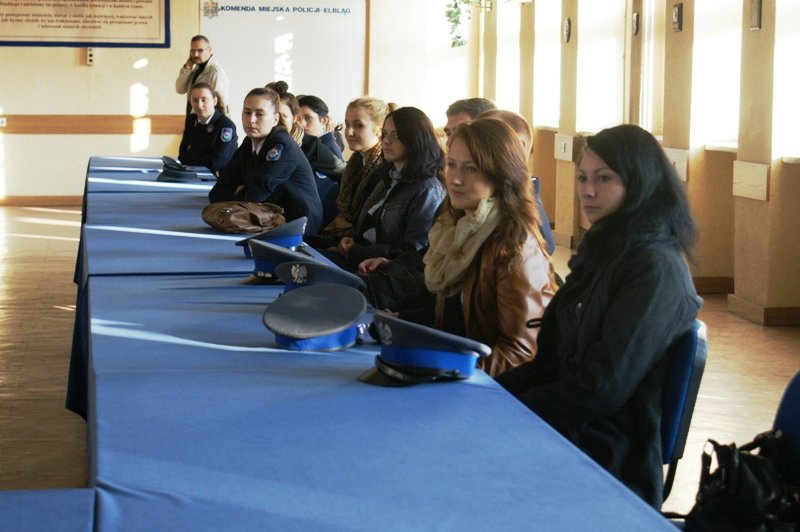 Elbląg, W ankieterów wcielili się uczniowie elbląskiej klasy mundurowej Zespołu Szkół Technicznych (KMP w Elblągu)