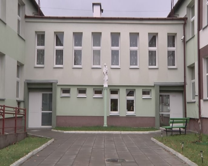 Elbląg, Domem dla bezdomnych przy ul. Nowodworskiej nie zajmują się już zakonnice (kadr z filmu) Elbląg, Domem dla bezdomnych przy ul. Nowodworskiej nie zajmują się już zakonnice (kadr z filmu)