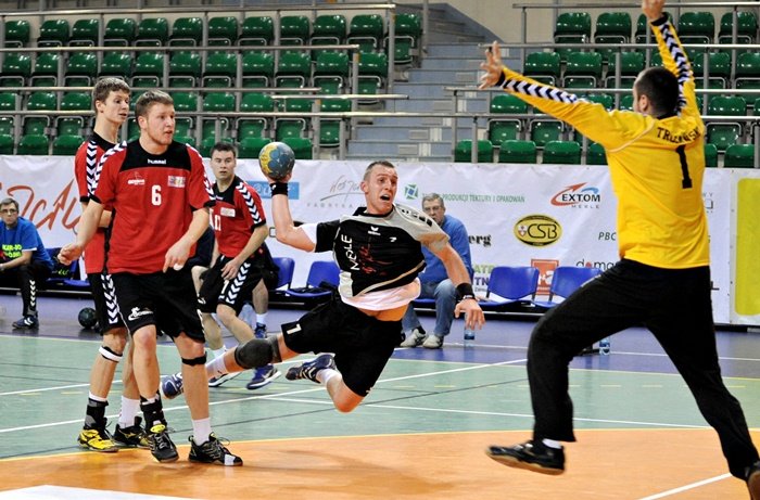 Elbląg, Michał Gryz rzucił bramkę na wagę remisu