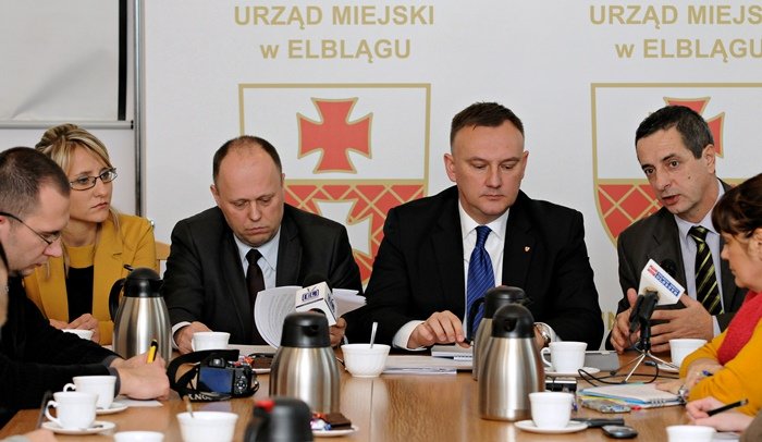 Elbląg, Wiceprezydent Tomasz Lewandowski (drugi od prawej): - To dobry program, który przynosi efekty Elbląg, Wiceprezydent Tomasz Lewandowski (drugi od prawej): - To dobry program, który przynosi efekty