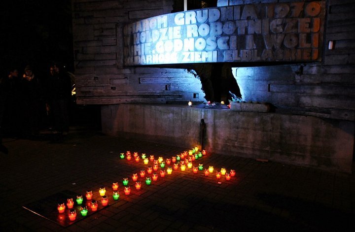 Elbląg, Znicze znowu zapłoną pod Pomnikiem Ofiar Grudnia '70 Elbląg, Znicze znowu zapłoną pod Pomnikiem Ofiar Grudnia '70