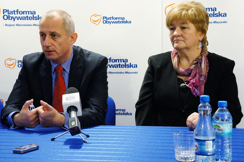 Elbląg, Od lewej: Sławomir Neumann, wiceminister zdrowia i Elżbieta Gelert, dyrektor WSzZ w Elblągu Elbląg, Od lewej: Sławomir Neumann, wiceminister zdrowia i Elżbieta Gelert, dyrektor WSzZ w Elblągu