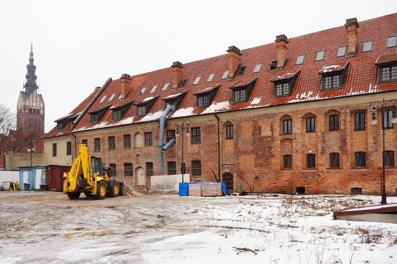 Elbląg, Remont Podzamcza, rewelacje na dziedzińcu Elbląg, Remont Podzamcza, rewelacje na dziedzińcu