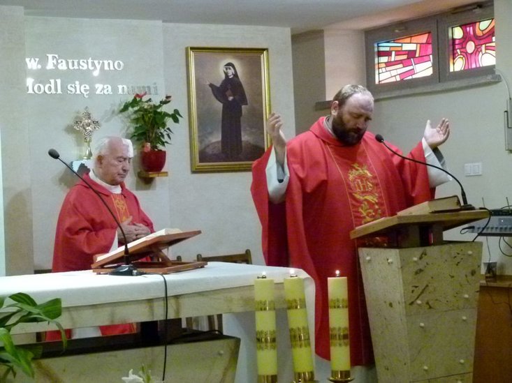 Elbląg, Ks. Rafał Pasternak niesie pomoc cierpiącym Elbląg, Ks. Rafał Pasternak niesie pomoc cierpiącym
