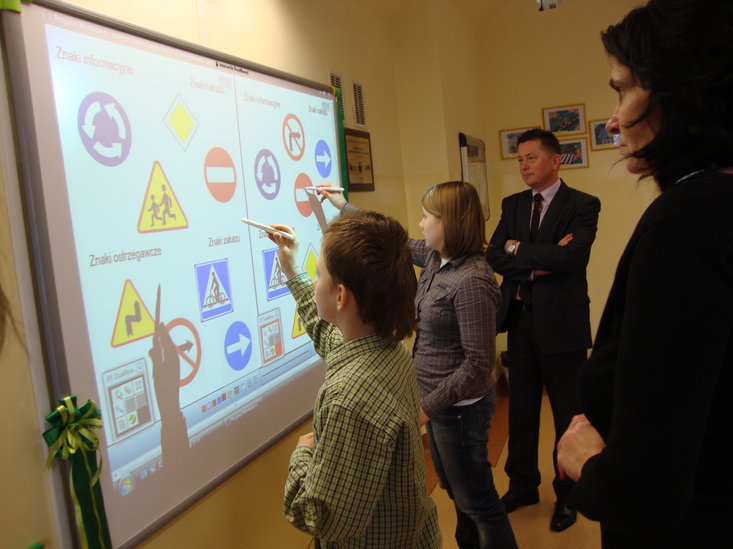 Elbląg, Tablica interaktywna dla SP nr 4