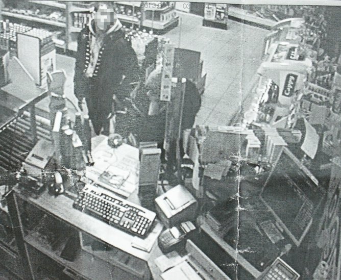 Elbląg, 20-latka na kradzieży "przyłapało" oko kamery (zapis monitoringu) Elbląg, 20-latka na kradzieży "przyłapało" oko kamery (zapis monitoringu)