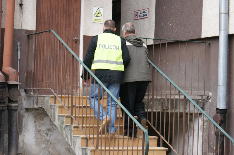 Elbląg, 52-latek, ktory znęcał się nad rodziną trafił do tymczasowego aresztu