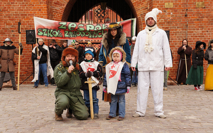 Elbląg, Piekarczyk Fabrycjo z "rodziną"