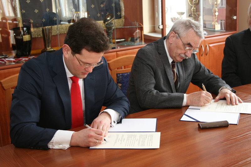 Elbląg, Umowa PWSZ ze spółką EPEC Elbląg, Umowa PWSZ ze spółką EPEC